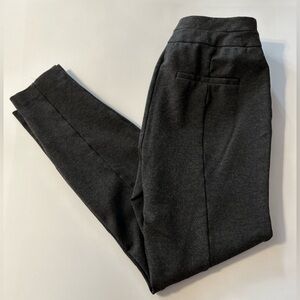 New York and Company Pull On Slim Fit Stretch Pants/Leggings Size Medium